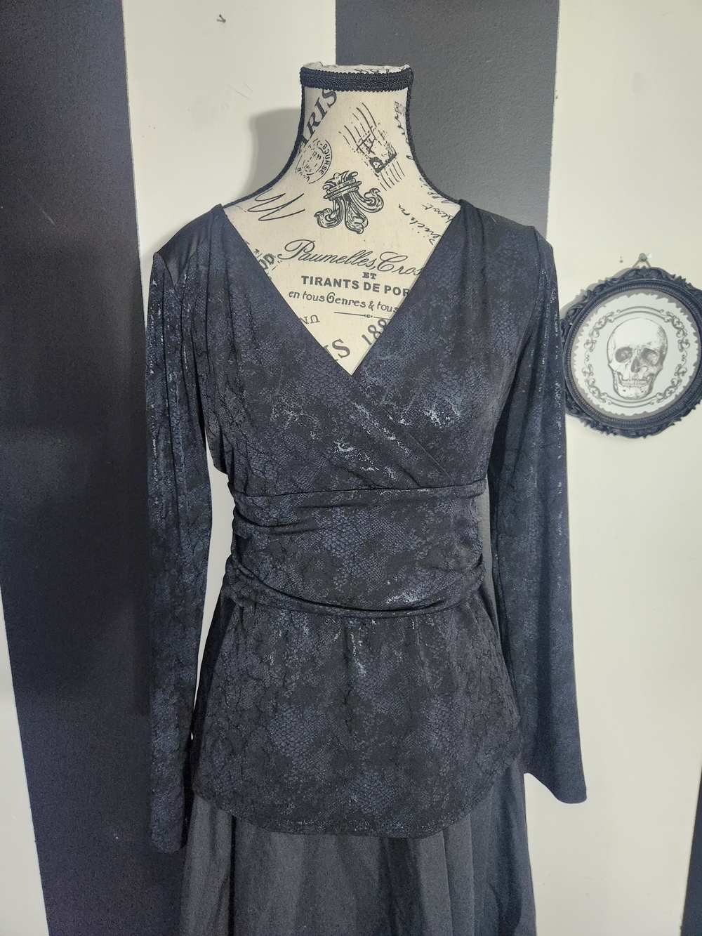 Medusa Snakeskin Top - Picture 3 of 6